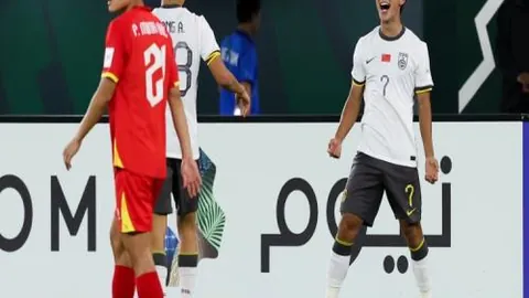 “女子世锦赛次日战报：殷若宁第五，王馨迎第23，何沐妮居第45位”